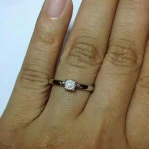 Oregem genuine 18k white gold ring with diamonds